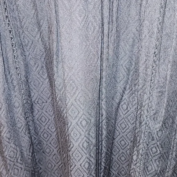 Knox Rose cold shoulder blouse - Picture 2 of 9